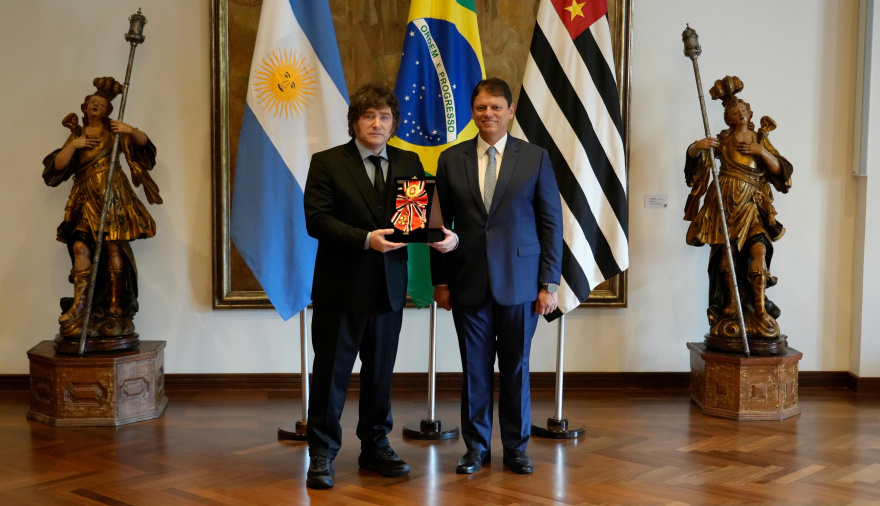 Milei fue condecorado por el Gobierno de San Paulo