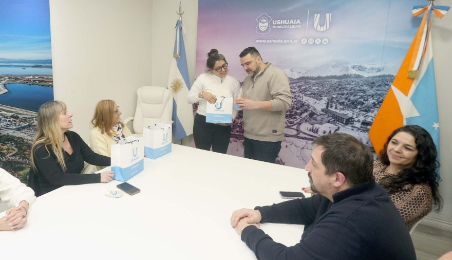 Senadoras y senadores se reunieron con Vuoto en la intendencia de Ushuaia