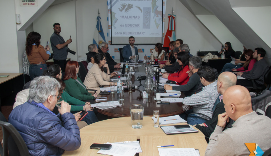 Analizaron proyectos para garantizar la enseñanza integral de la Causa Malvinas en todos los niveles educativos