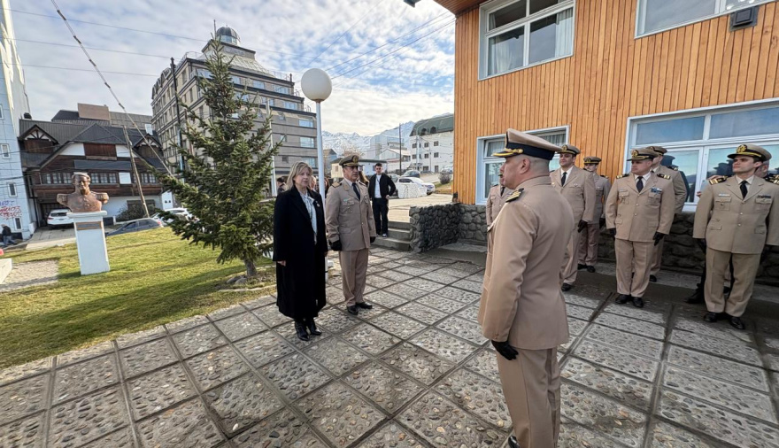 La ministra de Seguridad Monteoliva visitó la Prefectura Ushuaia