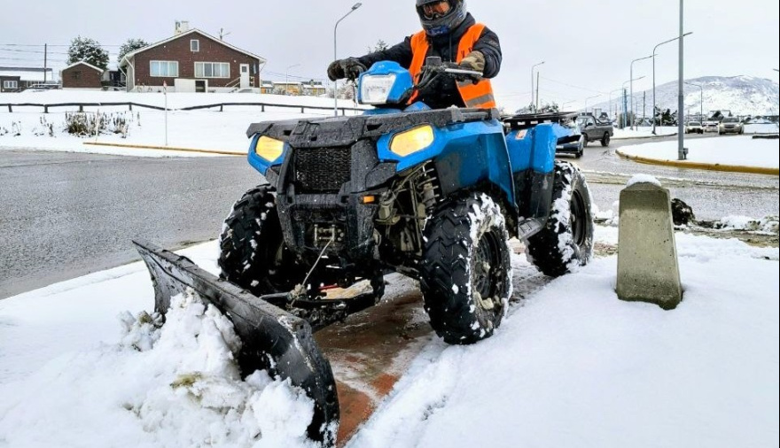 Continúan las tareas de despeje y limpieza por las nevadas