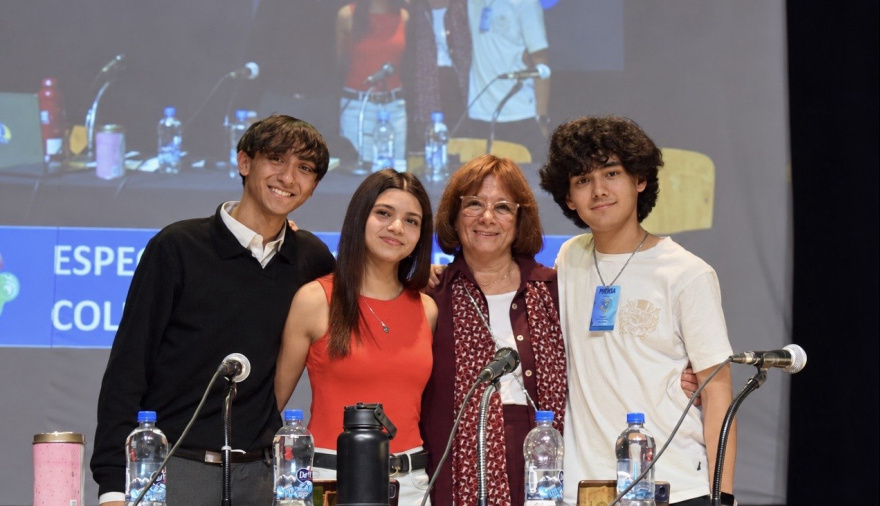 La jueza Battaini participó del 20° aniversario de la radio del Colegio Sobral
