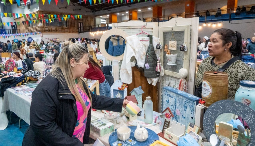 Gran convocatoria de vecinos en la Expo Emprendiendo y el Mercado Concentrador