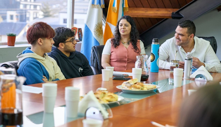 Vuoto compartió con jóvenes las experiencias del Programa Ushuaia Joven