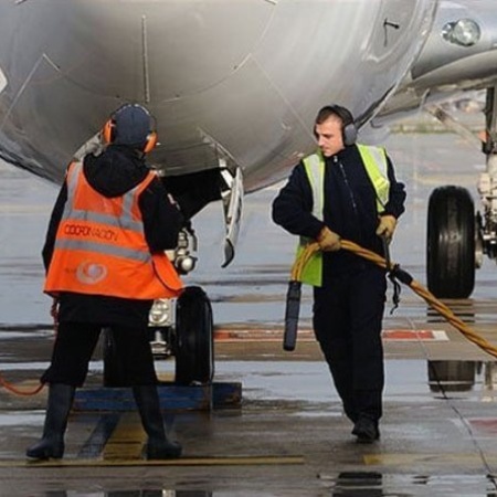 Trabajadores aeronáuticos levantaron paro en Pascuas luego de acordar una mesa de diálogo paritario
