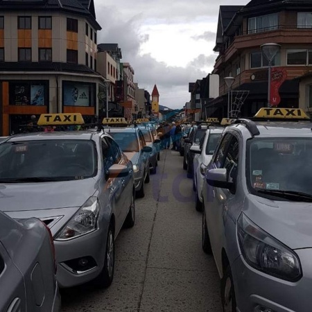 Taxis y remises se movilizan contra Uber