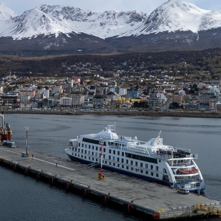 Con el arribo del Ventus Australis comenzó la temporada de cruceros en Ushuaia