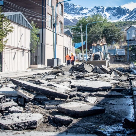 Comenzaron los trabajos en la calle Solis para su recuperación y repavimentación