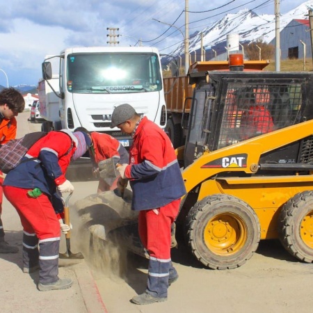 Personal Municipal realizó tareas de limpieza en avenida Perito Moreno