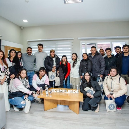 Vuoto recibió a estudiantes de Tolhuin que visitan Ushuaia