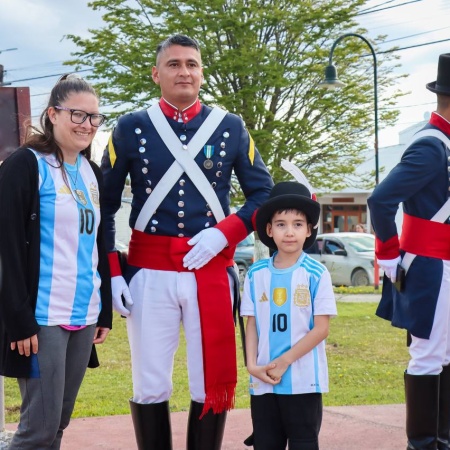 Tolhuin recibió la visita del Regimiento de Infantería 1 Patricios en el Día de la Soberanía Nacional