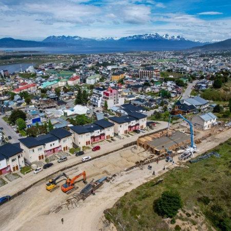 Vuoto recorrió la obra del hotel Ibis Ushuaia