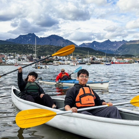 Comenzaron los talleres de kayak para participantes de “Activá el verano”