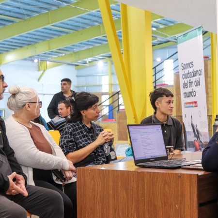 Activa participación de la comunidad en las oficinas itinerantes sobre asesoramiento de programas provinciales