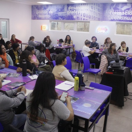 Primera capacitación en inteligencia artificial para emprendedores