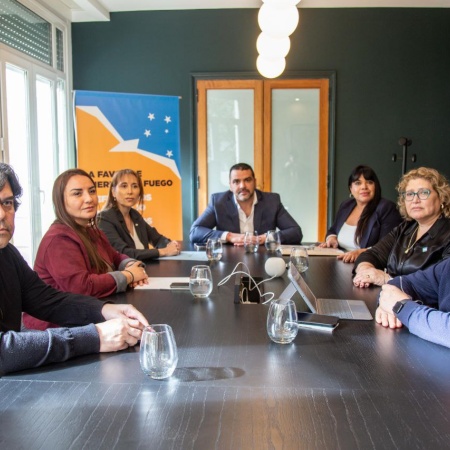 Vuoto se reunió con diputados y senadores fueguinos