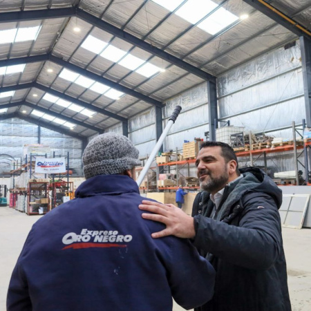 El intendente Vuoto recorrió las nuevas instalaciones de la empresa Oro Negro