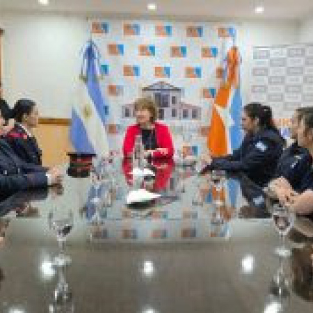 Urquiza recibió bomberas voluntarias de Ushuaia