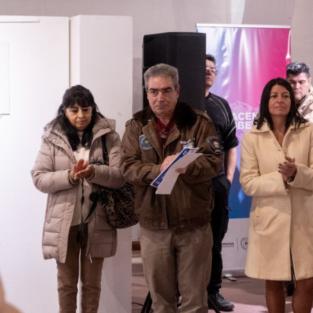 El Municipio inauguró la muestra fotográfica "Fotos recuperadas de Malvinas Archivo Télam"
