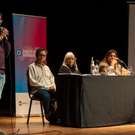 Clara Vernet y Silvina Gutierrez encabezaron el conversatorio del 196° Aniversario de Creación de la Comandancia Política y Militar de Malvinas