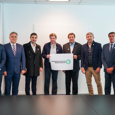 Alfabetización: Melella y otros 12 gobernadores se comprometieron a presentar públicamente sus metas anuales