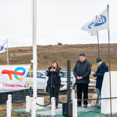 Gobierno participó del acto en conmemoración del Día del Petróleo y Gas Fueguino