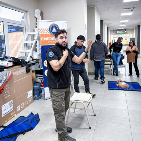 Defensa Civil municipal continúa capacitando en RCP y prevención sísmica