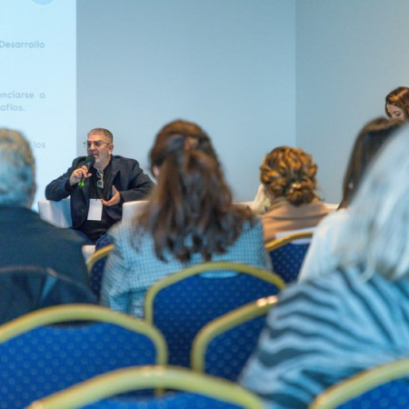 El ministro López Silva presentó el programa de transformación educativa