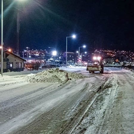 Más de 150 trabajadores municipales abocados a tareas de despeje de nieve