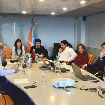 La CAAE avanzó en la normativa de acreditación y nuevas iniciativas industriales