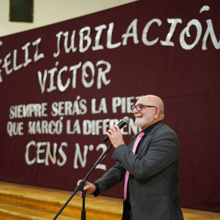 El Municipio de Tolhuin reconoció la trayectoria del Profesor Víctor Nacusse en su acto de jubilación
