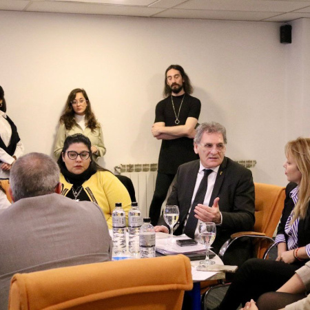 Firman convenio para garantizar derechos indígenas en Tierra del Fuego