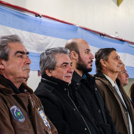 Con presencia de funcionarios municipales se celebró el Día de la Independencia