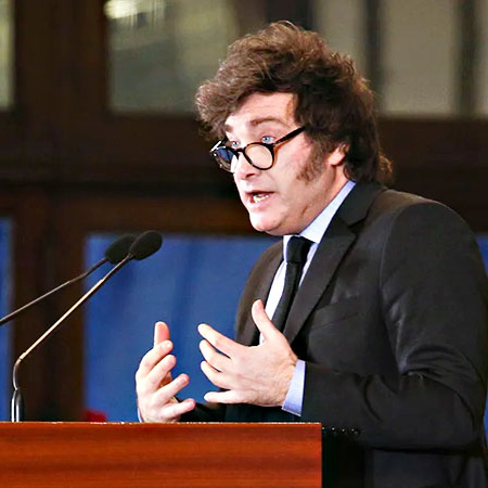 Milei acusó a los gobernadores de querer destruirlo