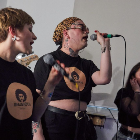 "Shaniqua" celebró su aniversario con un concierto en la Antigua Casa Beban
