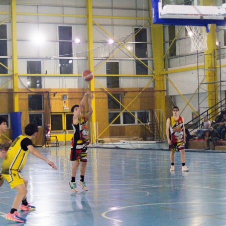 Universitario celebró en Tolhuin el campeonato de básquet U17