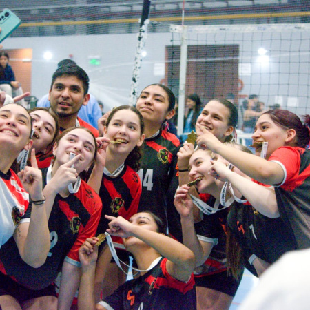 Universitario se quedó con la etapa local del vóley de los Juegos Fueguinos