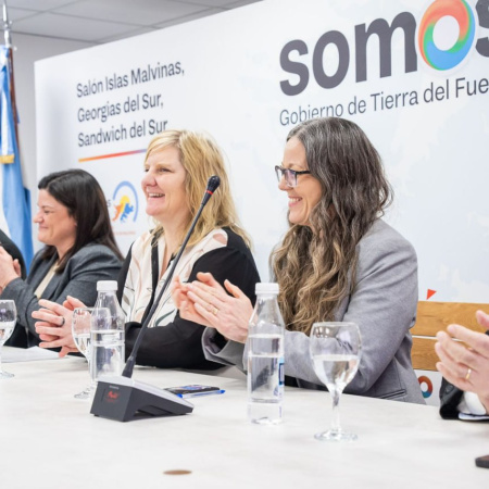 Gobierno, Fundación OSDE y la Clínica San Jorge firmaron convenio para formación de cuidadores domiciliarios