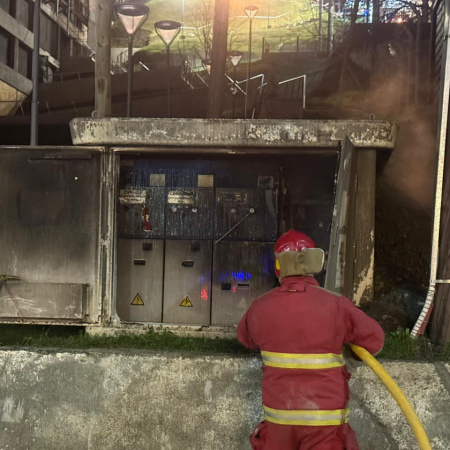 El incendio en un alimentador provocó el corte de energía en  el centro de Ushuaia