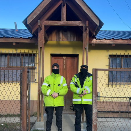 Allanaron tres viviendas en busca de herramientas robadas