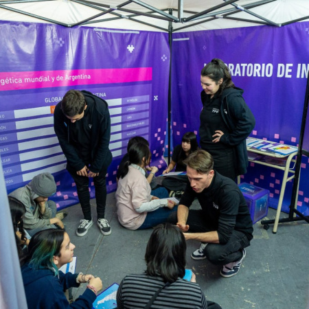 La sala de escape de Fundación YPF llegó a colegios de Ushuaia