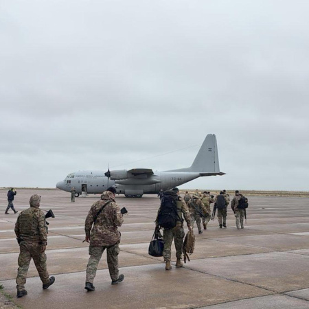 Armada y Fuerza Aérea realizaron adiestramiento conjunto en la provincia
