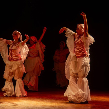El Municipio llevó adelante la "Noche de danzas" en la Casa Enriqueta Gastelumendi