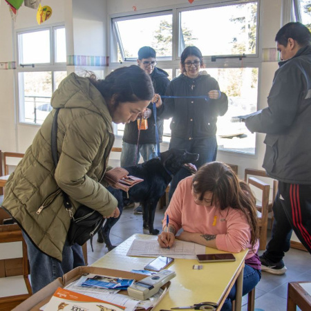 "La Muni Más Cerca" llegó al Barrio Pipo con un amplio operativo comunitario