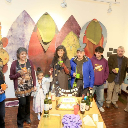 Inauguró la exhibición “21 años, Yatana: El bosque del arte”