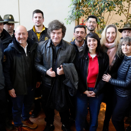 El Presidente Javier Milei se reunió con funcionarios de Parques Nacionales en Tierra del Fuego