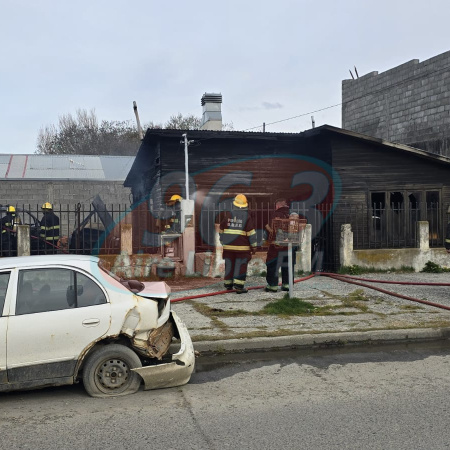 Incendio intencional provocó la destrucción total de una vivienda