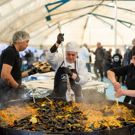 Aniversario de Ushuaia: Gastronomía del Sur entregó 15 mil porciones de paella