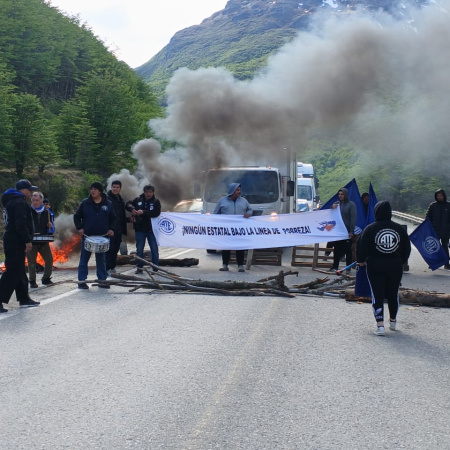 ATE cortó la Ruta 3 a pocos metros de la salida de Ushuaia