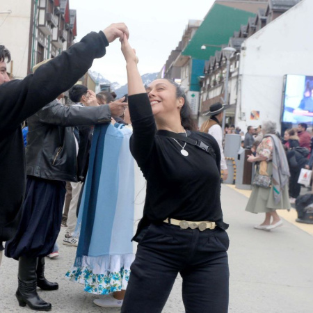 La Municipalidad celebró el "Día de la Tradición" en la calle San Martín